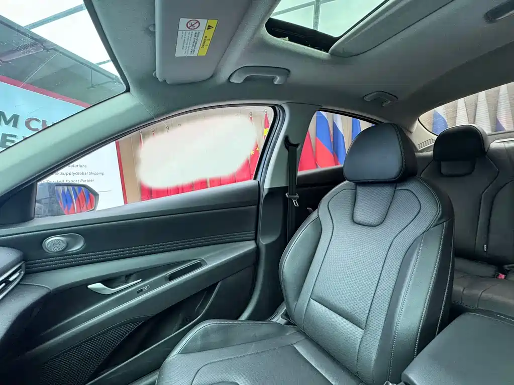 Hyundai Elantra — миниатюра 15