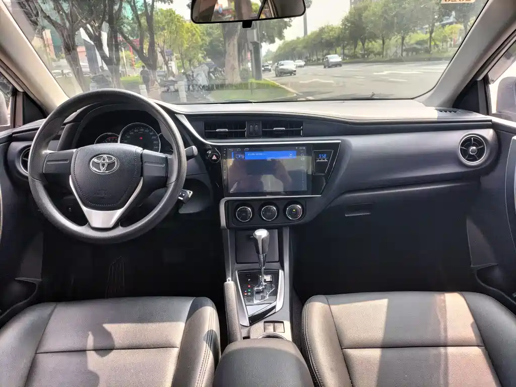Toyota Corolla — миниатюра 10