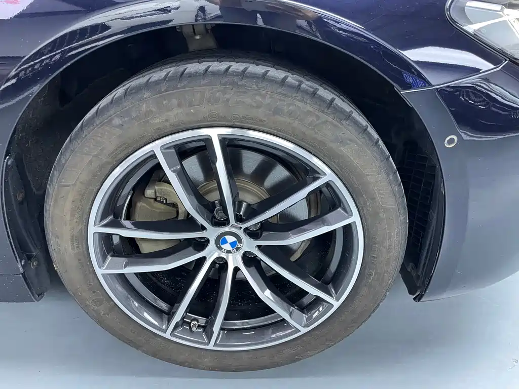 BMW 5 Series — миниатюра 21