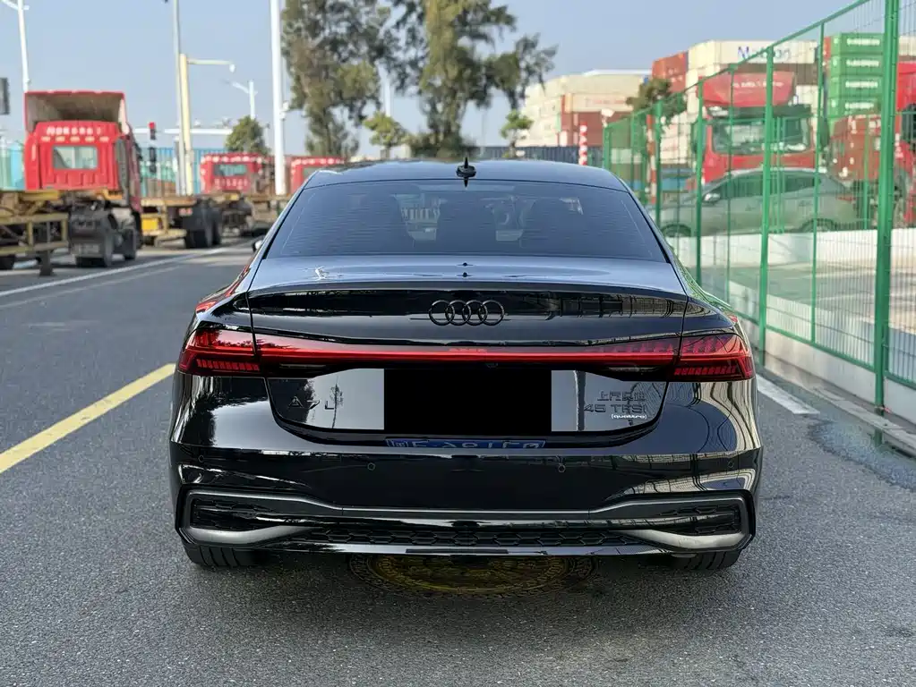 AUDI A7L