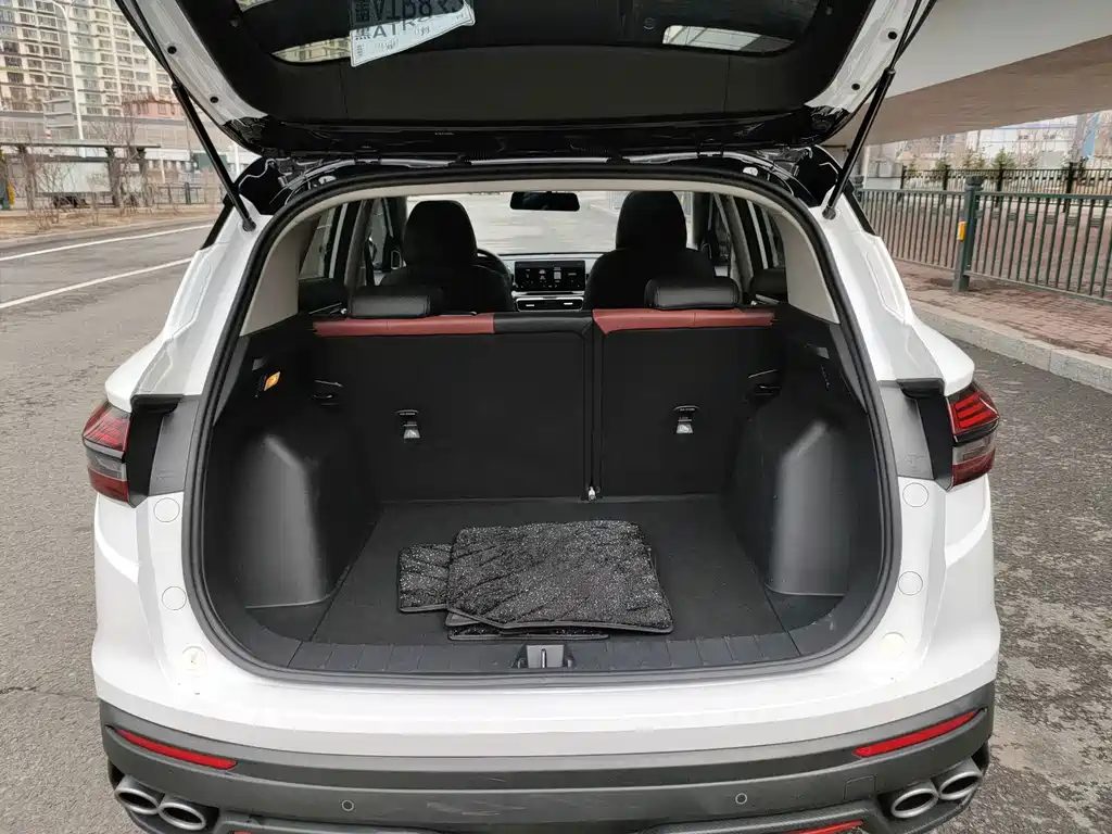 Geely Binyue — миниатюра 16