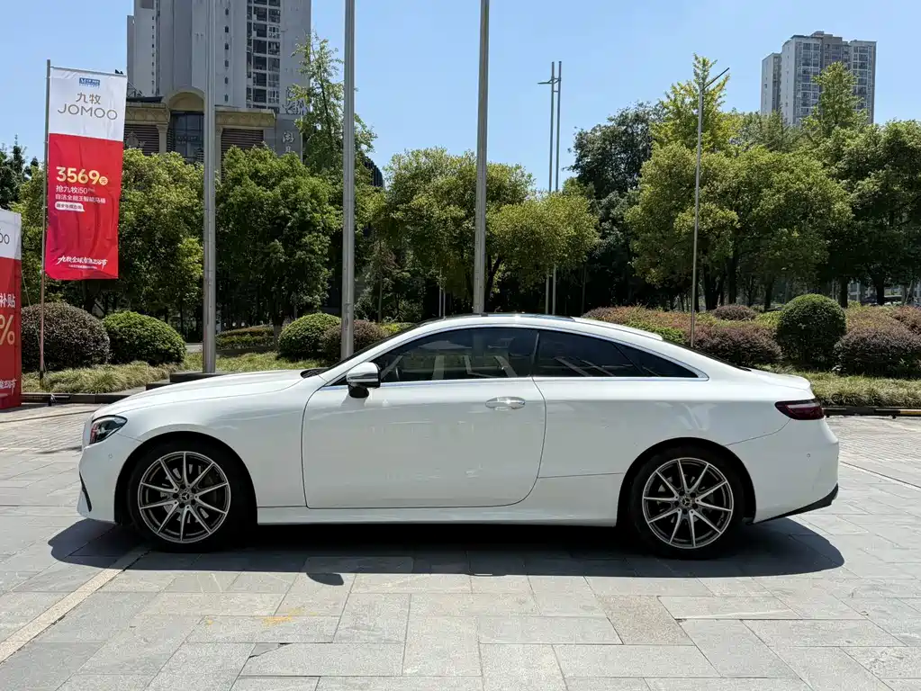 Mercedes-Benz E-Class (Import) — миниатюра 6