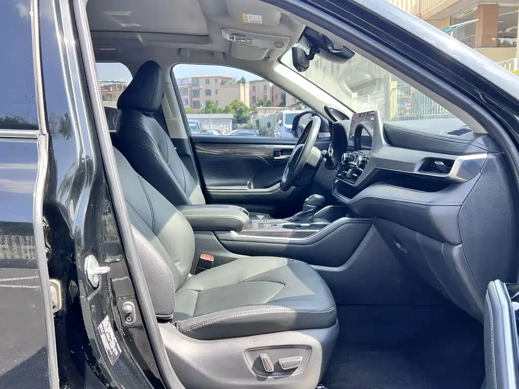 Toyota Highlander — миниатюра 19