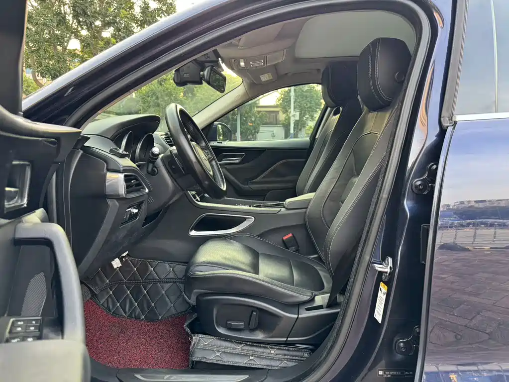 Jaguar F-PACE — миниатюра 4
