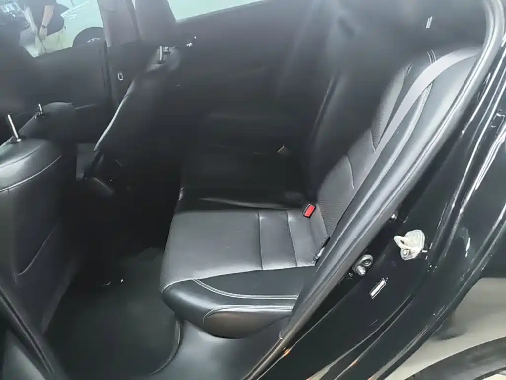Honda Accord — миниатюра 17