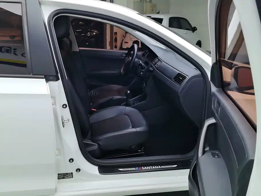 Volkswagen Santana — миниатюра 8