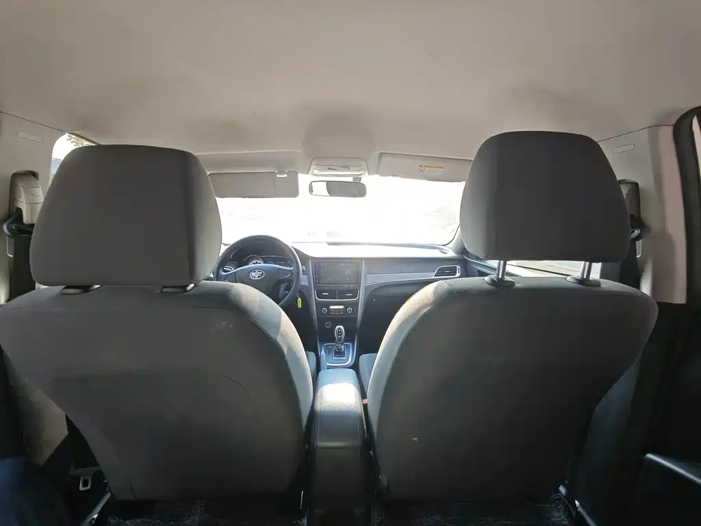 Bestune B30EV — миниатюра 9
