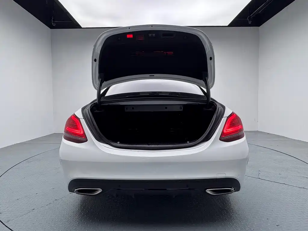Mercedes-Benz C-Class — миниатюра 9