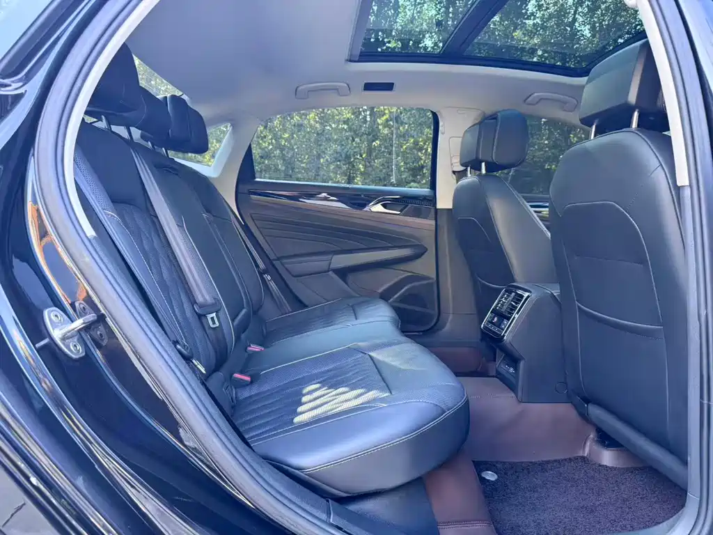 Volkswagen Passat — миниатюра 9