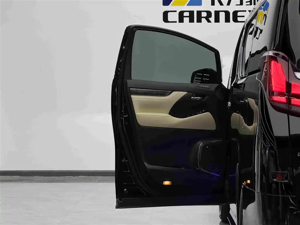 Toyota Vellfire — миниатюра 5