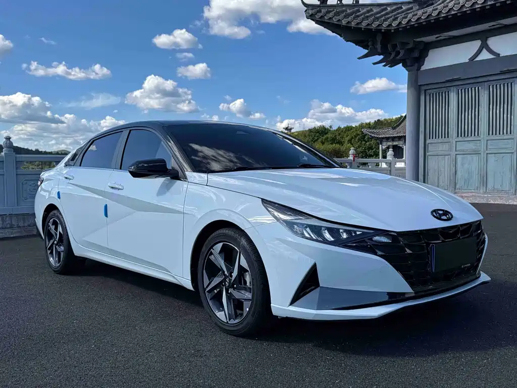 Hyundai Elantra — миниатюра 3