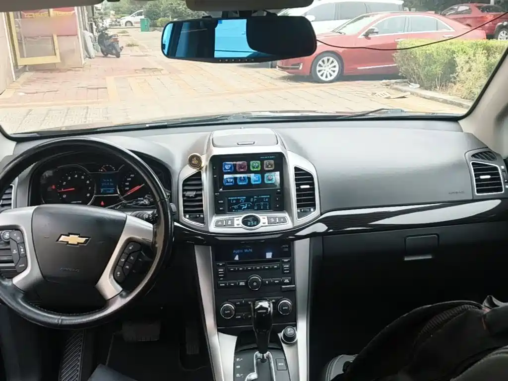 Chevrolet Captiva — миниатюра 10