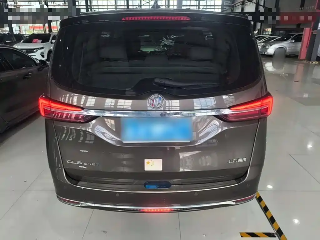 Buick GL8 — миниатюра 6