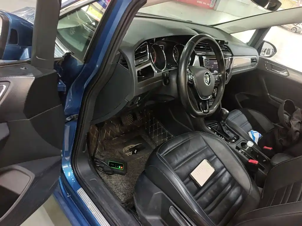 Volkswagen Touran — миниатюра 16