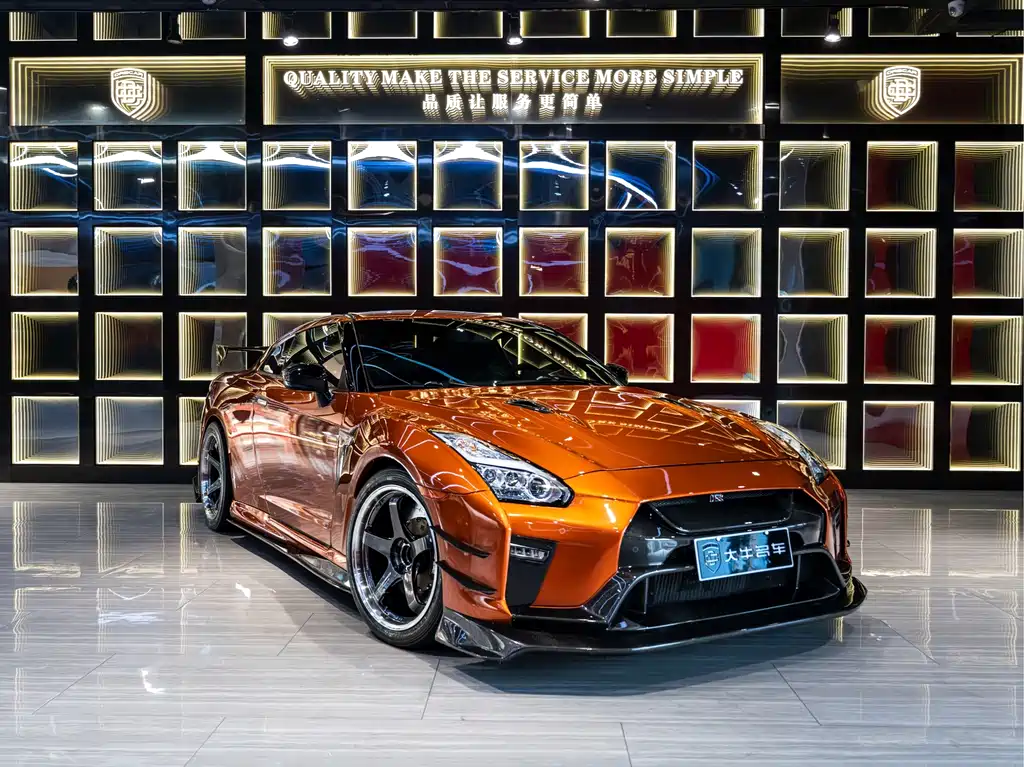 Nissan GT-R — миниатюра 3