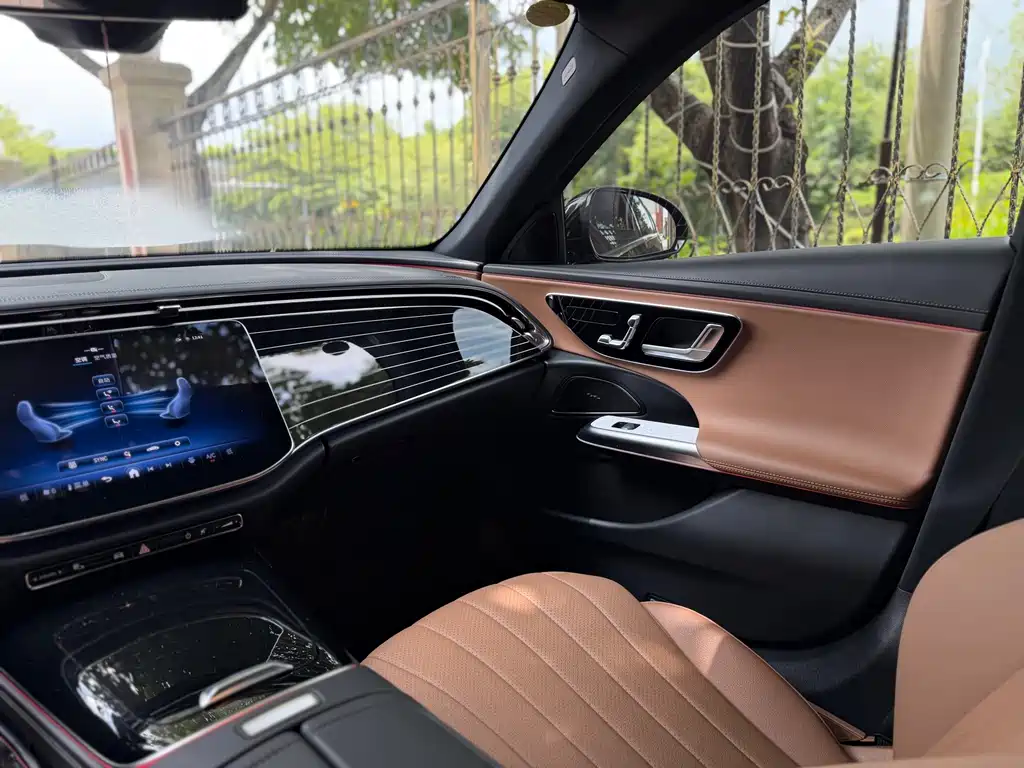 Mercedes-Benz E-Class — миниатюра 8