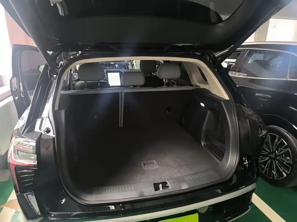 Hongqi Hongqi HS3 PHEV — миниатюра 19
