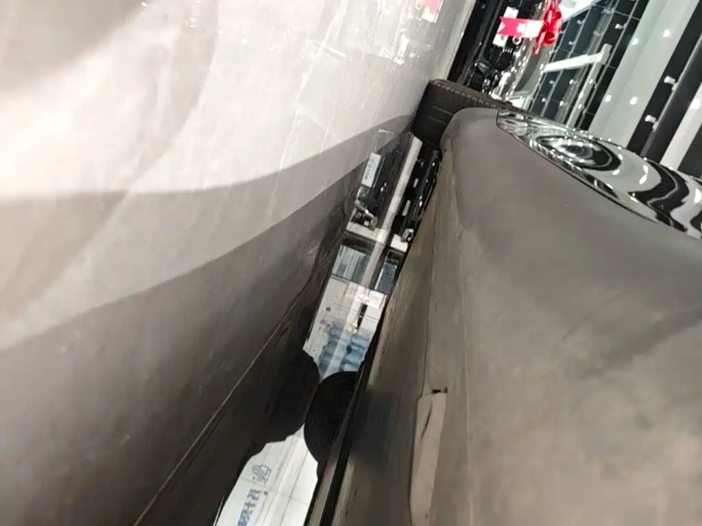 Tesla Model Y — миниатюра 21