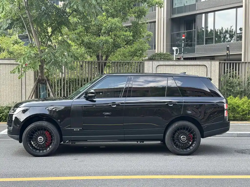 Land Rover Range Rover — миниатюра 2