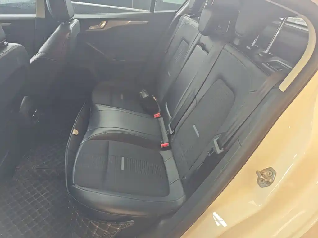 Ford Focus Active — миниатюра 17