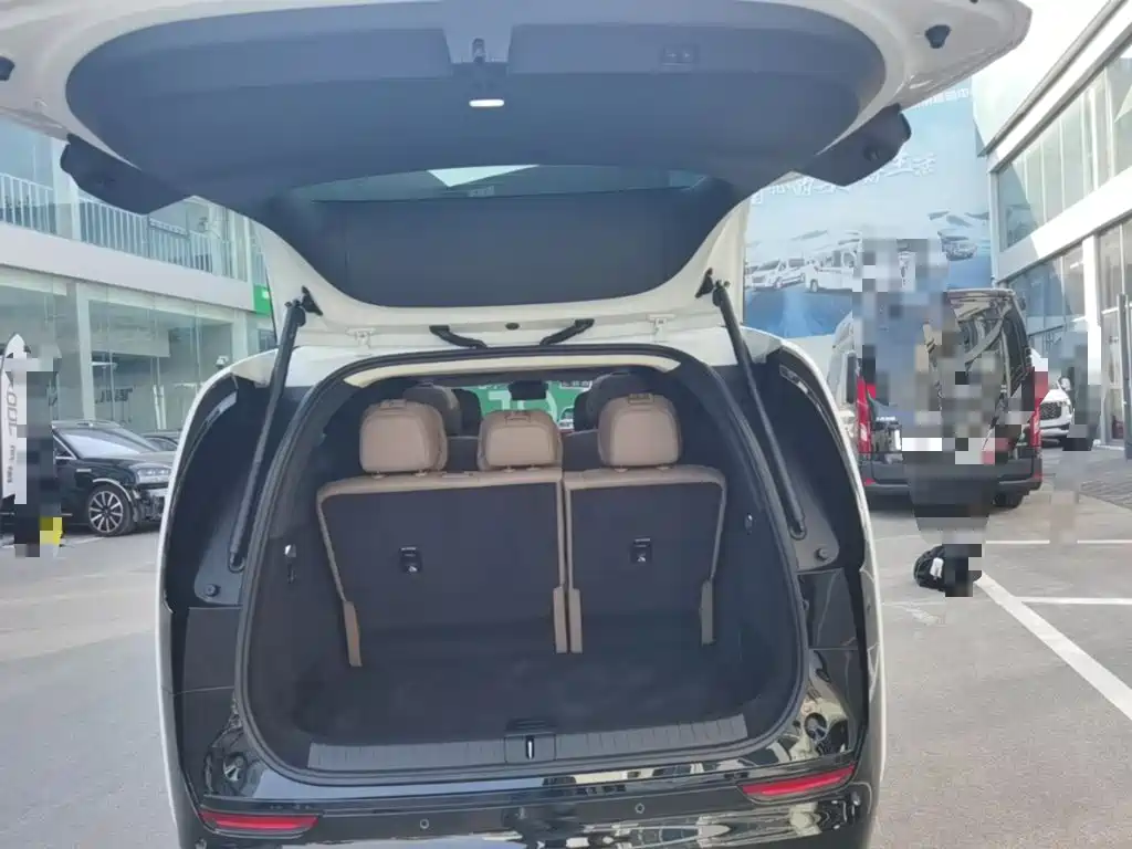 Li Auto Li MEGA — миниатюра 19