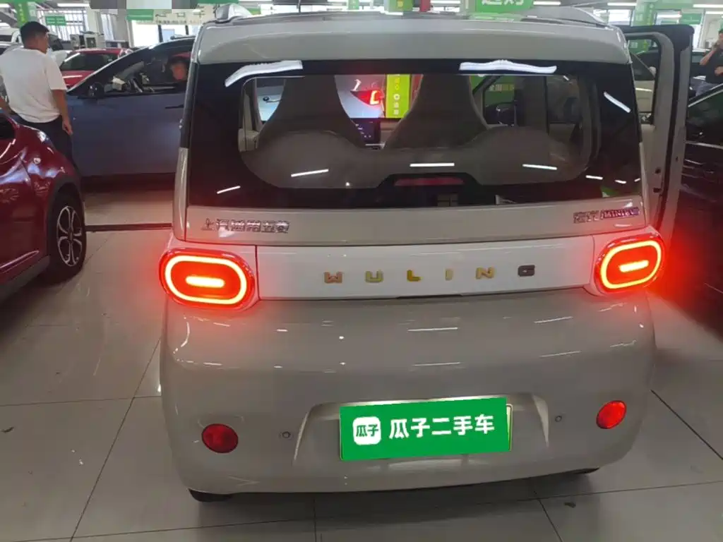 Wuling MINIEV — миниатюра 6