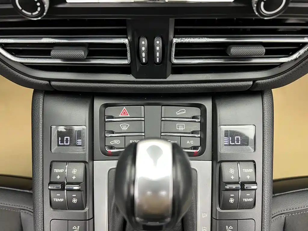 Porsche Macan — миниатюра 23