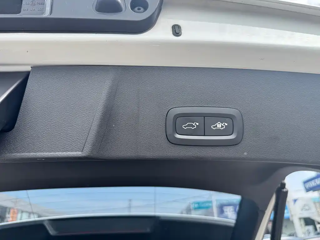 Volvo XC40 — миниатюра 6