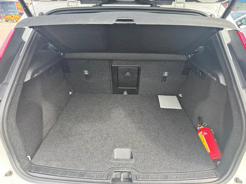 Volvo XC40 — миниатюра 5