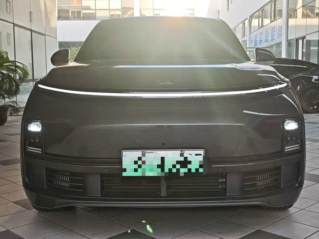 Li Auto Li L8 — миниатюра 2