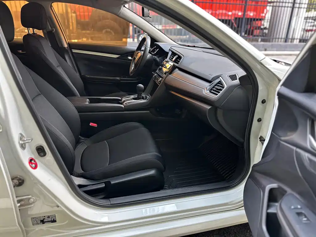 Honda Civic — миниатюра 16