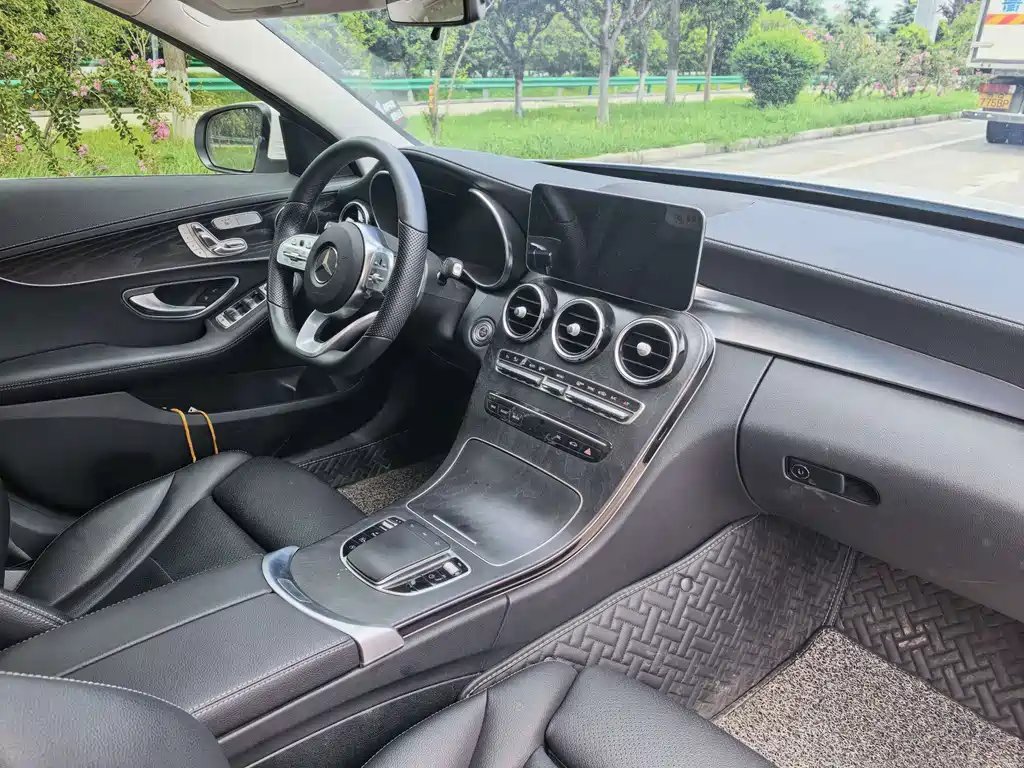 Mercedes-Benz C-Class — миниатюра 7