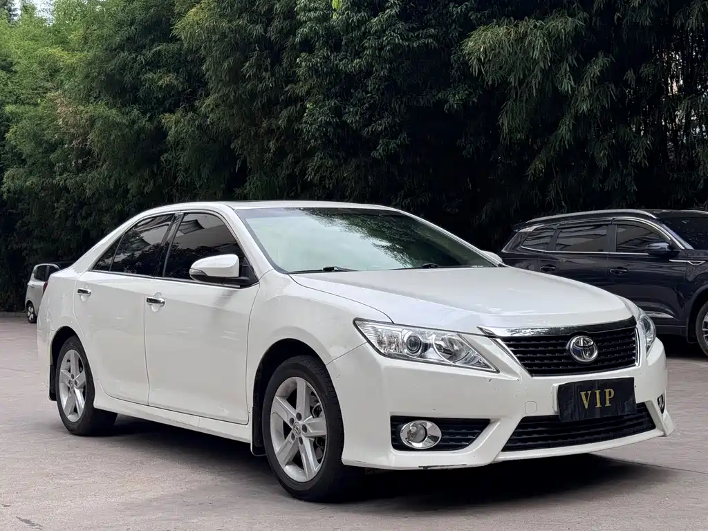 Toyota Camry — миниатюра 3