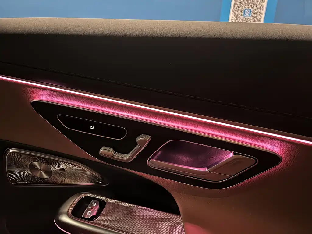 Mercedes-Benz E-Class — миниатюра 19