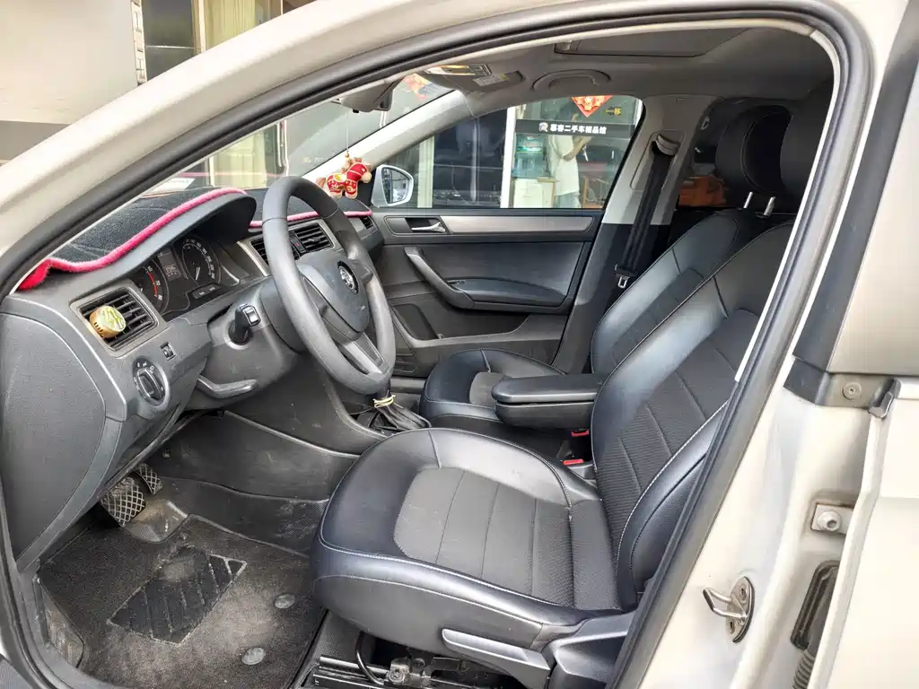 Skoda Rapid Spaceback — миниатюра 6