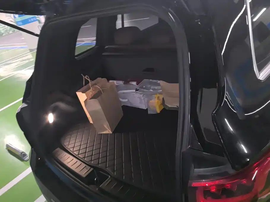 Mercedes-Benz GLB — миниатюра 4