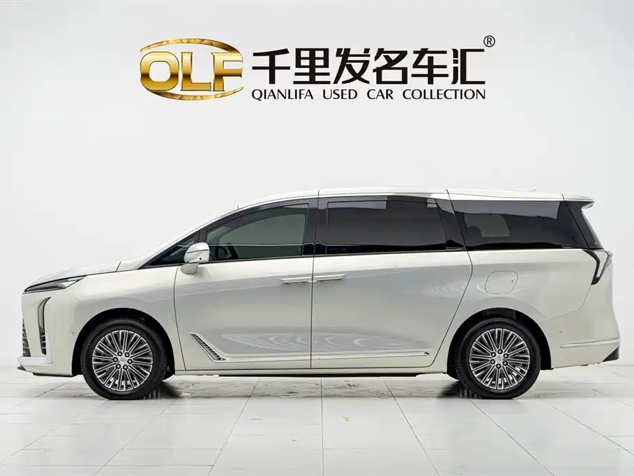 Buick GL8 2024 6 мест