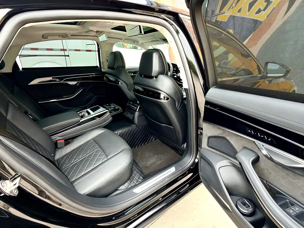 Audi A8 New Energy — миниатюра 6