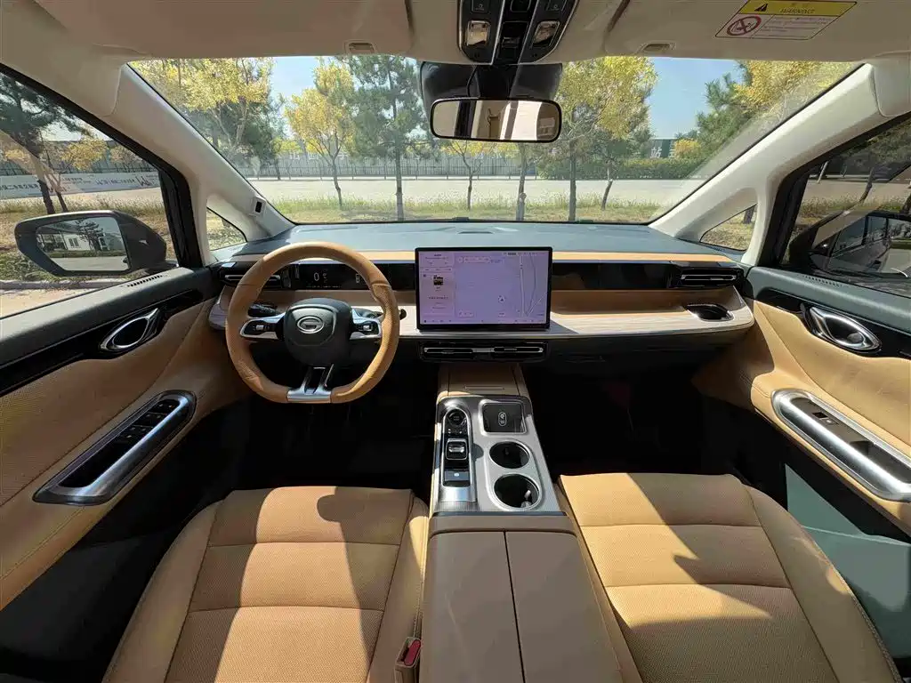 GAC Motor Trumpchi E8 PHEV — миниатюра 6