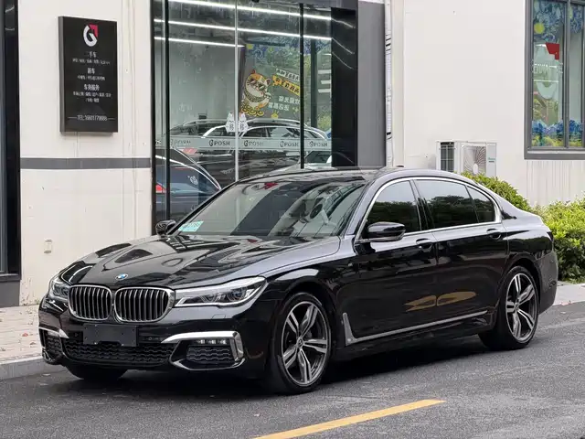 BMW 7-Series 2018 740 Li x Drive M — фото 1