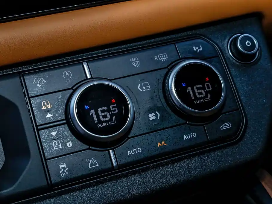 Land Rover Defender — миниатюра 16