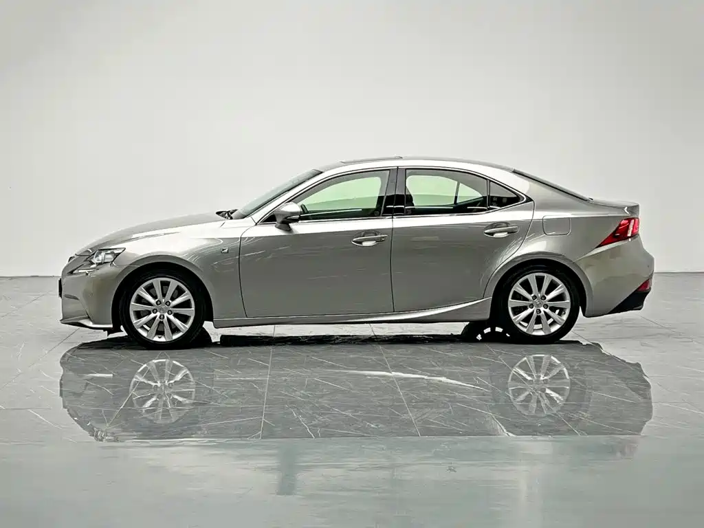 Lexus IS — миниатюра 3
