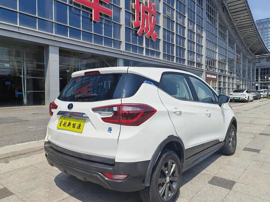 BYD Yuan EV — миниатюра 4