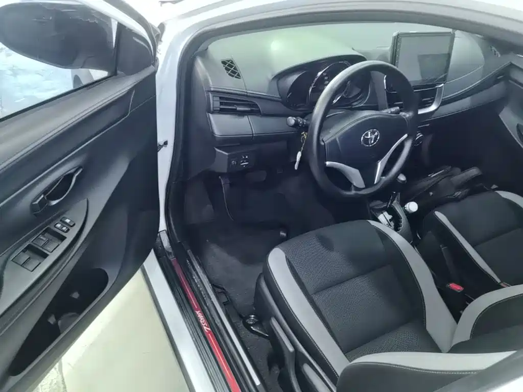 Toyota Yaris L — миниатюра 16