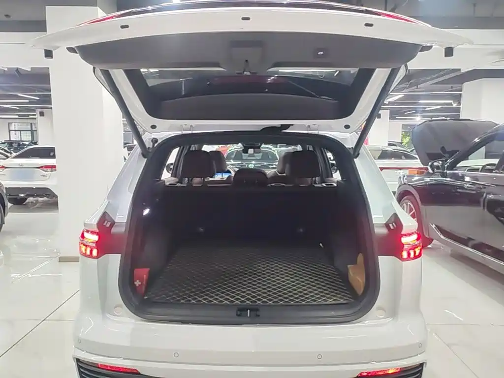 Geely Xingyue L — миниатюра 19