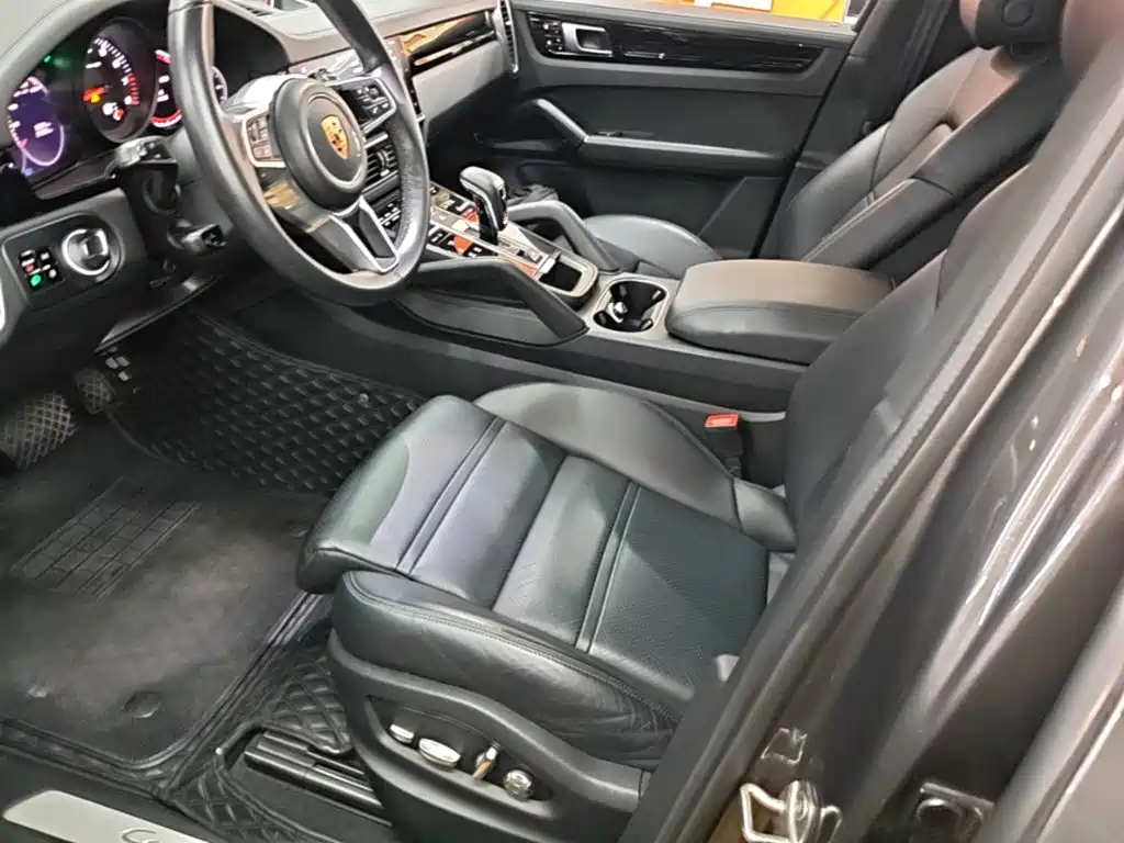 Porsche Cayenne — миниатюра 15