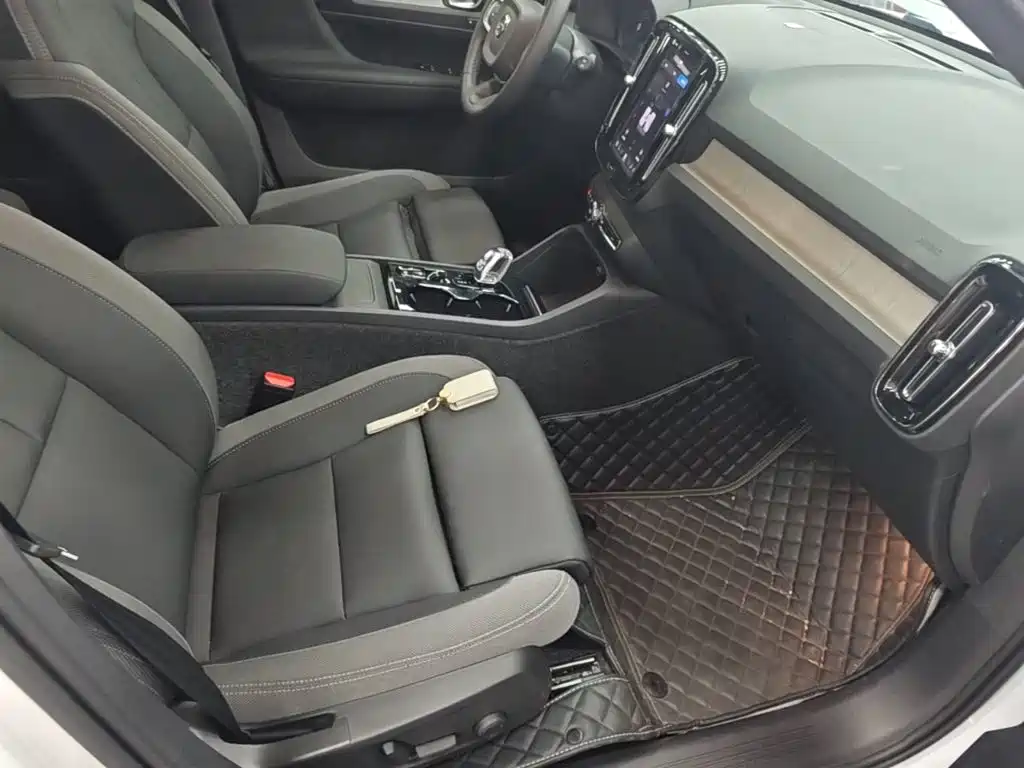 Volvo XC40 — миниатюра 25
