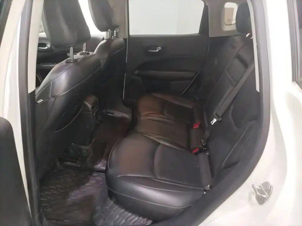 Jeep Compass — миниатюра 17