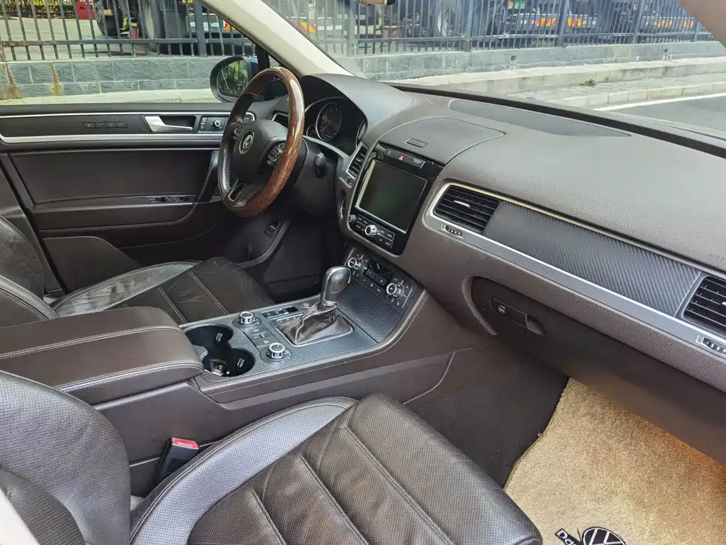 Volkswagen Touareg — миниатюра 11