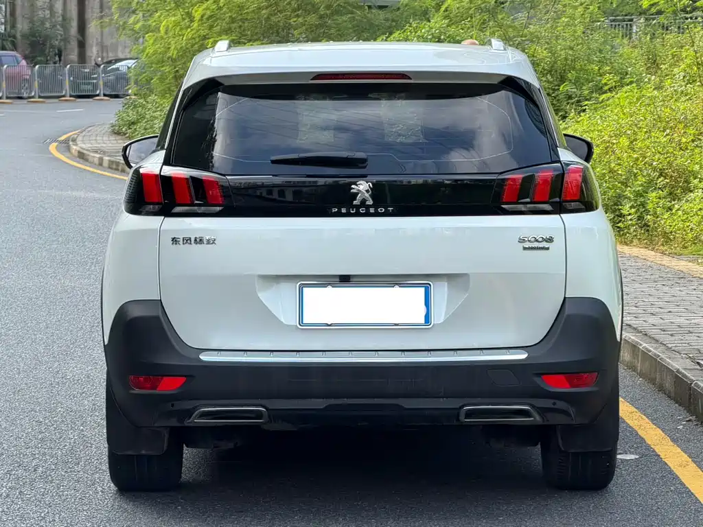 Peugeot 5008 — миниатюра 4